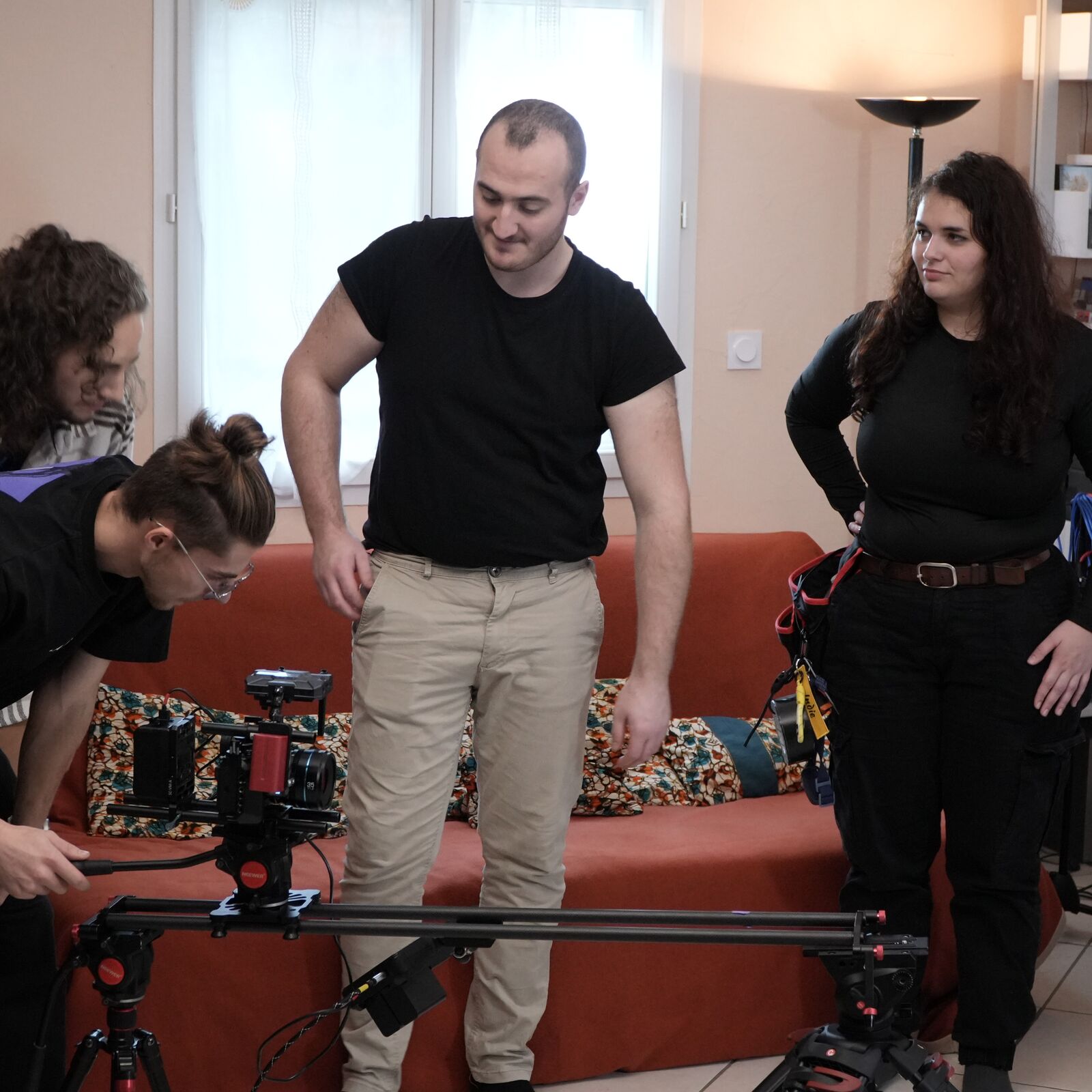 Rubèn, Julien, Léo and Anna on set.